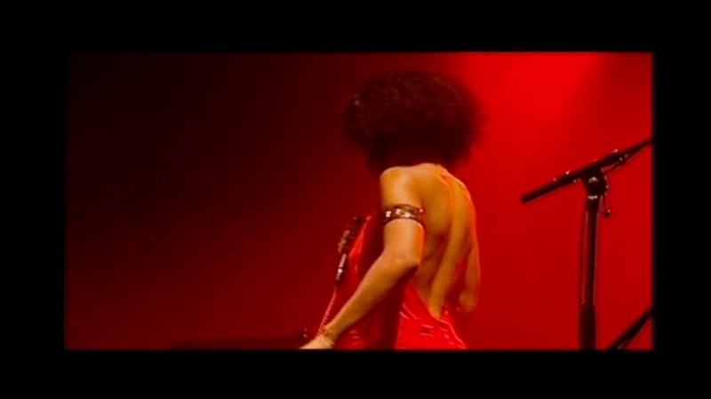 Lura Di Korpu Ku Alma en Concert au Grand Rex de Paris