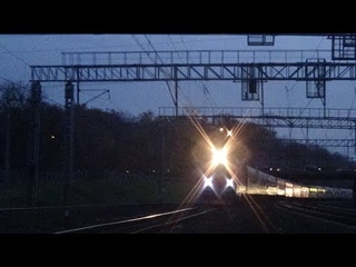 Электровоз ЭП20-046 со скорым дневным поездом №108 Москва - Вологда
