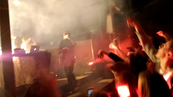 Chris Travis 5 A. M ( Live in