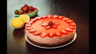 Шоколадный торт с клубничным муссом