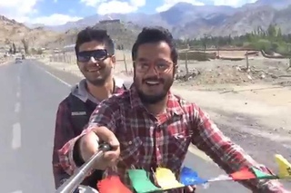 India, in 360° Degrees - Monopod