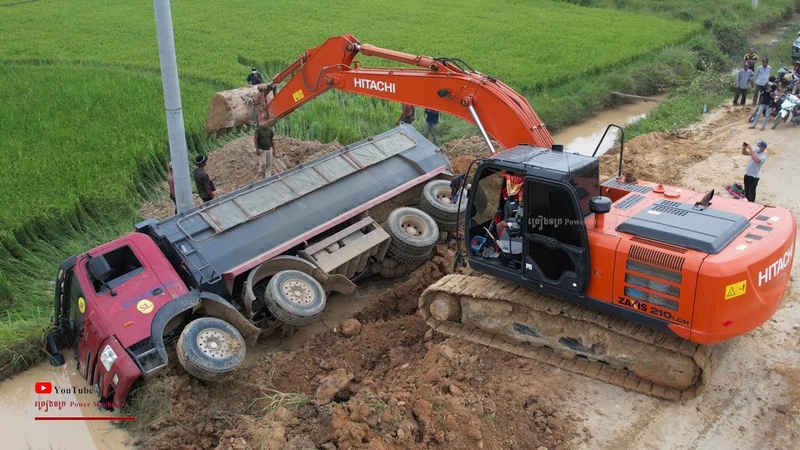 Unexpected Dumper Truck Fall Down In Water And Fails Recovery With Hitachi Zaxis 210