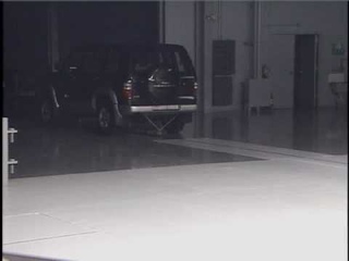 Crash Test Isuzu Trooper ( 5  ) Rear into Pole IIHS