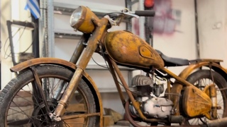 Restoration abandoned 70 years old post-war motorcycle
