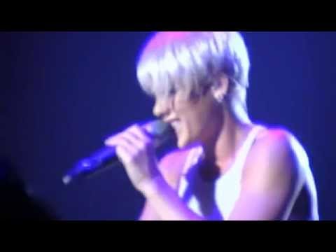 P nk Babe Im Gonna Leave You ( Led Zep Cover) Paris 09, 03,