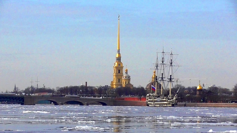 Ледоход на Неве. Санкт Петербург. Ice drift on the Neva. Saint