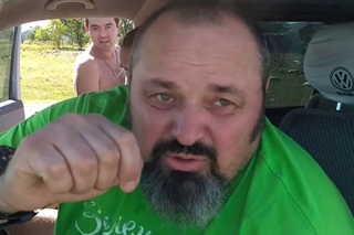 На Рожнятівщині грузин розкритикував місцевих мешканців за те, що вони засмічують природу. ВІДЕО
