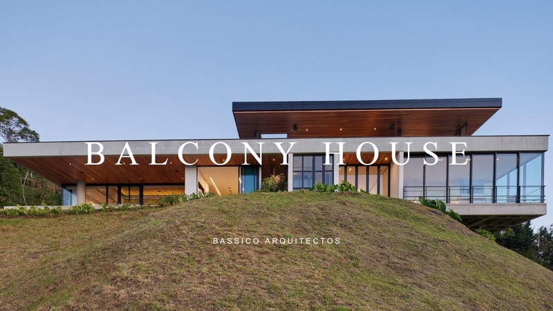 House Design With Extensive Balcony To Enjoy The Spectacular Views To The