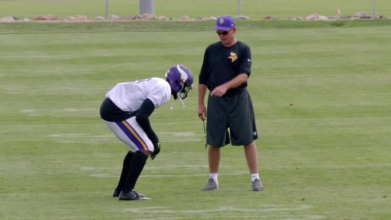 Xavier Rhodes Breaks Down How to Guess Routes, His Technique, and Todays Top