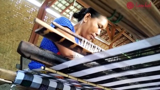 Tenun Lombok - LOMBOK SIGNATURE - Trully Songket Weaving