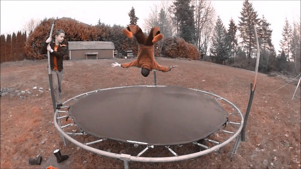 amazing kids doing trampoline