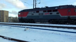ТЭП70-0244. Петрозаводск. Манёвры. Идёт в депо на отдых и обслуживание после тяжёлого рейса.