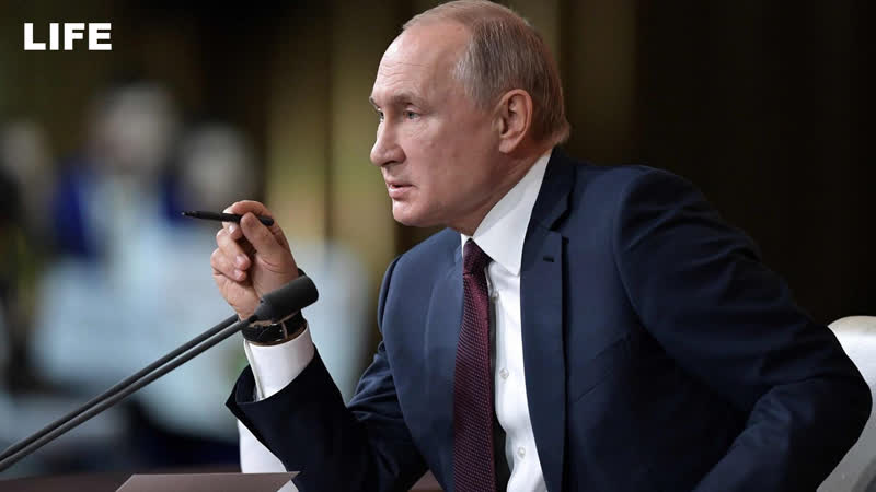 Путин вручает премии лучшим муниципальным