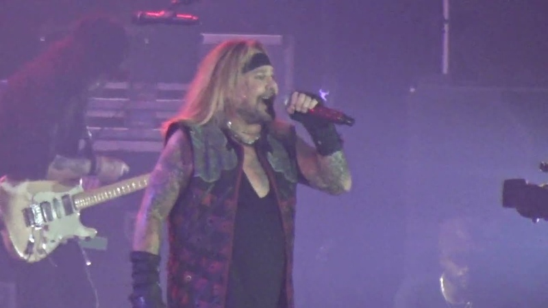 Motley Crue Live 2022 Medley Smokin In the Boys Room Aug 19 Houston,