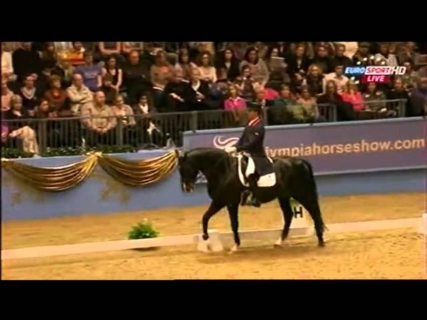 Carl Hester ( GBR) Londres 2011 12 14 G. P. Freestyle Olympia Horse