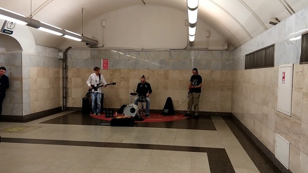 Музыка в метро, Never Mind the Balalaika,