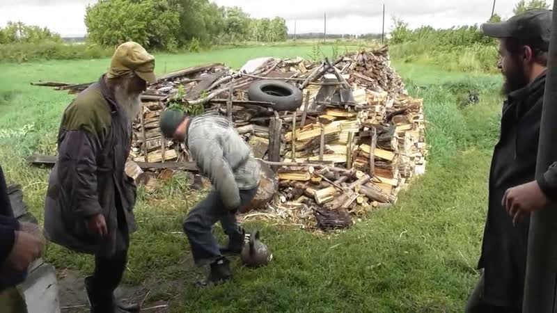 Подарок, пока только в 16 кг. Кто и как осилит его