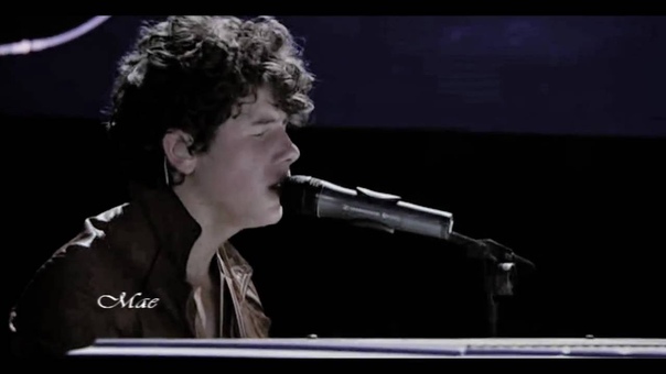 Nick Jonas A little bit longer ( Live 3 D Concert