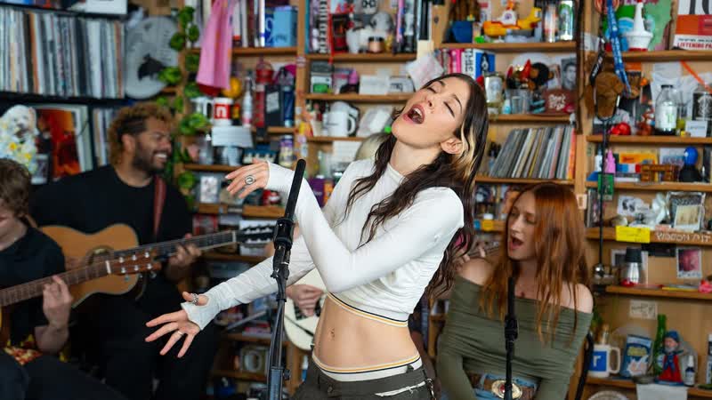 Caroline Polachek 2023 Tiny Desk