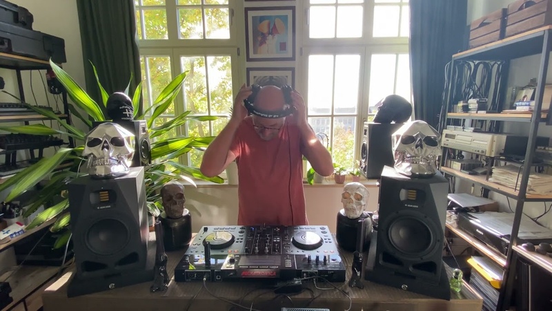 DSTR DJ Set for Virtual Temple