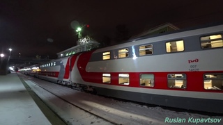 Прибытие ЭП20 с поездом  Санкт-Петербург-Мурманск в новогодние праздники, прогулка по зимней станции