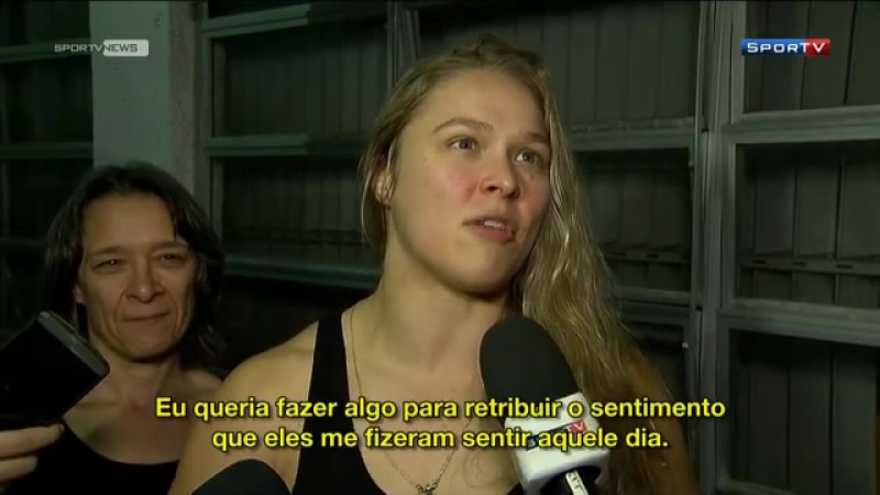 Spor TVNews Ronda Rousey visita Instituto Reação no Rio e