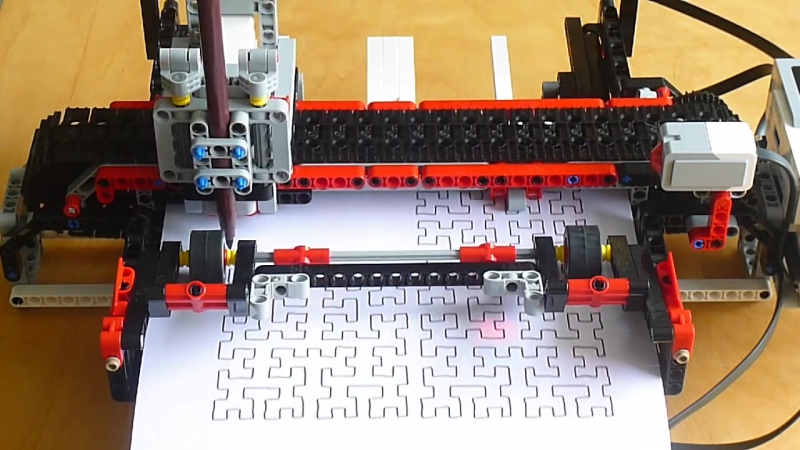 LEGO Mindstorms EV3 plotter drawing a Hilbert