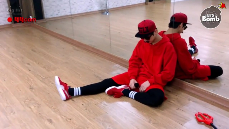 BANGTAN BOMB A guy like me lip sync by Jung Kook ( V