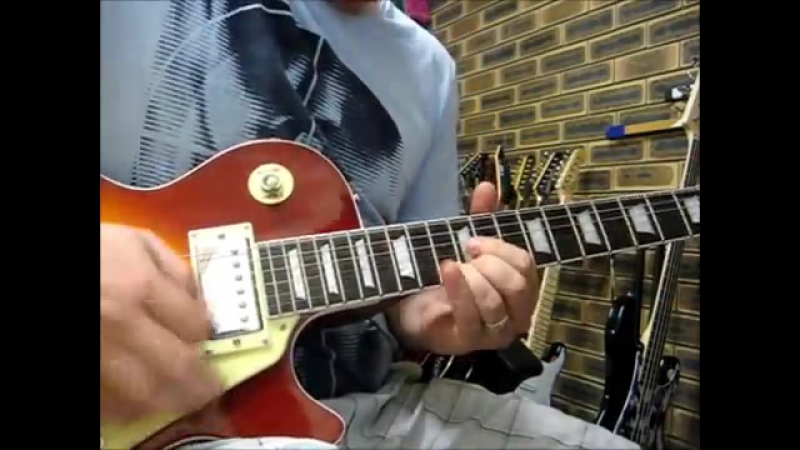 Gibson Les Paul test Chinese copy plugged in guitar