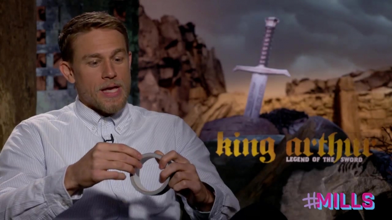 2017 апрель, 29: Интервью KING ARTHURS CHARLIE HUNNAM SITS DOWN WITH ARI