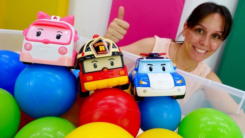 La Escuela Divertida. Nueva piscina. Juguetes de Robocar