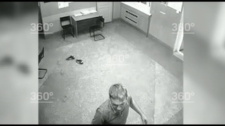 Дебошир с обмоченными штанами напал на полицейского в Томской области