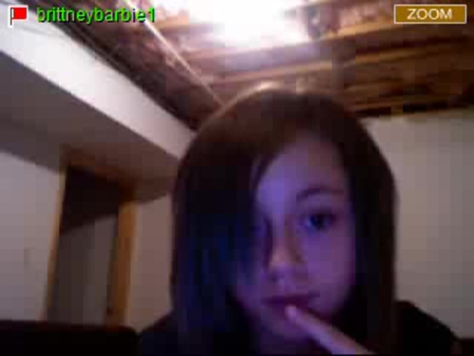 Jailbait shows all in webcam