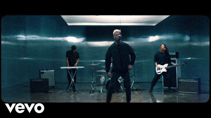 Machine Gun Kelly Hollywood Whore ( Official Music