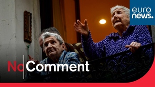 #Coronavirus Spanish take to their balconies to applaud medical staff battling coronavirus