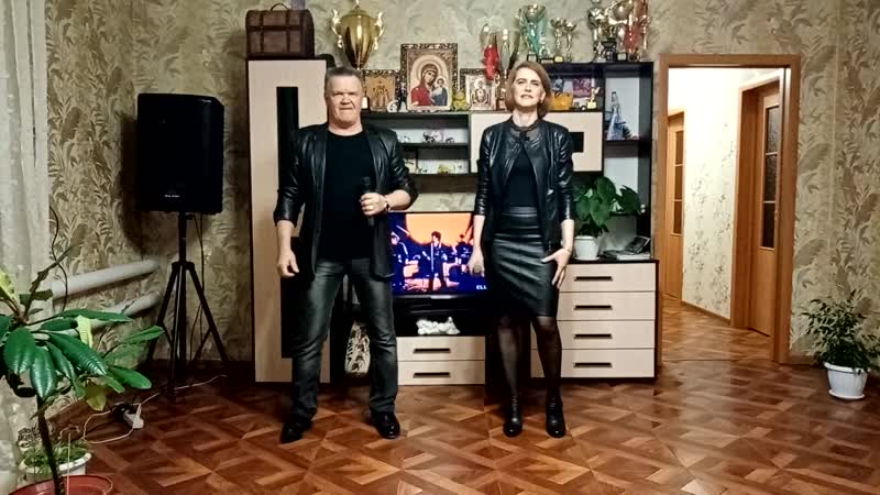 СИДИМ ДОМА ЗВЕЗДА ПО ИМЕНИ