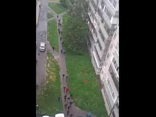 Масова стрілянина посеред вулиці в Броварах сьогодні вранці.
