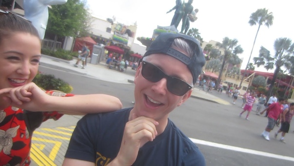 TYLER OAKLEY TALKS ONE DIRECTION Day