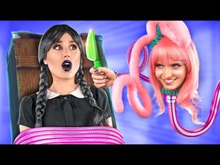 Уэнсдэй удочерили Mommy Long Legs и Daddy Long Legs!