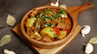 Котанши () - блюдо, в которое вы влюбитесь! Мясо, томленное в горшочке.