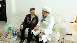 БАС МҮФТИ СОҒЫС АРДАГЕРЛЕРІНЕ ҚҰРМЕТ КӨРСЕТТІ