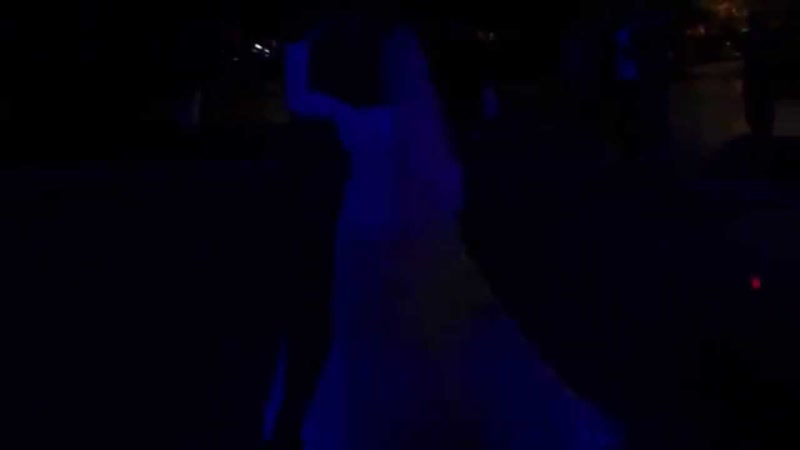 Молодожены Анюта и Владимир на танцплощадке Приморского