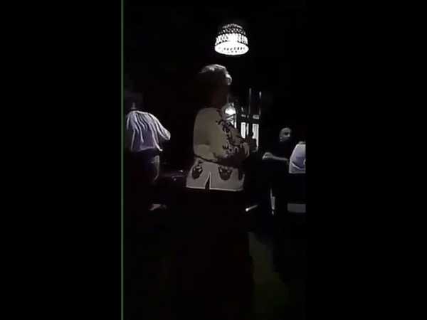 Женщины делятся по