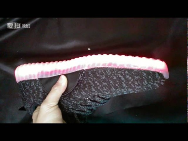LED Yeezy Shoes China Manufacturer Wholesale Newest LED Yeezy Flashing Adult