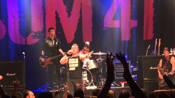 Sum 41 Fat Lip and Pain for Pleasure ( Live in San Diego 1 8