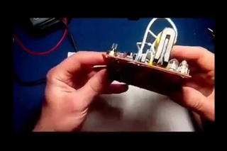 МОШЕННИК Роман Карноухов Akula0083 разбирает свой ''вечный'' фонарик  ФЕЙК!