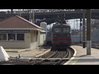 Махнул электровоз на тепловоз: ВЛ82М-090 и ТЭП70-0116 с пассажирским поездом Лисичанск - Лавочне
