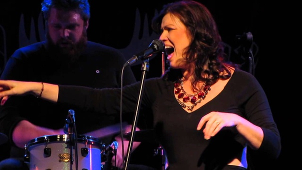Lisa Wenger her Mean Mean Men, Hound