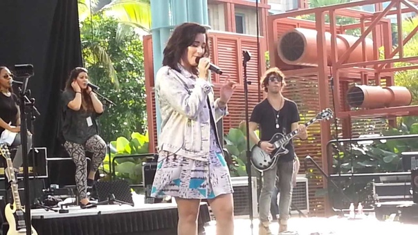 Demi Lovato LIVE IN SINGAPORE 180313