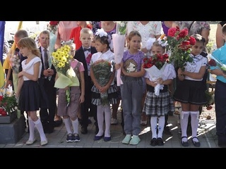 Перший дзвоник, привітання та подарунки від Сергія Андрійченка: як у Срібному відзначили  1 вересня
